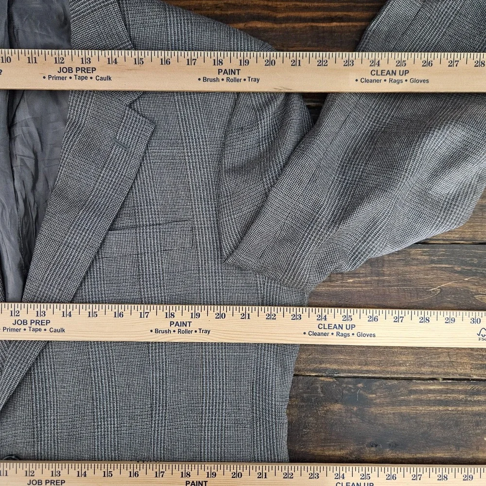 JOS A BANK Men's Sport Coat Blazer Two Button Taupe Plaid Silk Wool 44L